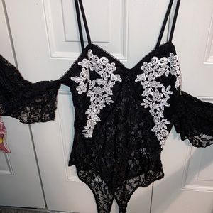 🖤🤍🖤 BEAUTIFUL ONE PIECE